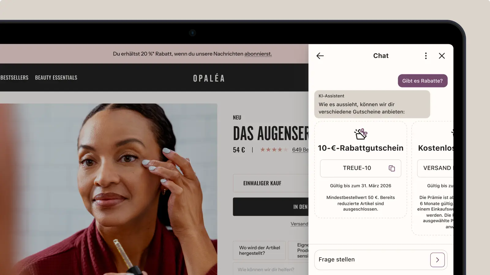 Frau trägt Augenserum auf, daneben ein Chatfenster mit Rabattgutscheinen auf einer Website namens Opaléa.