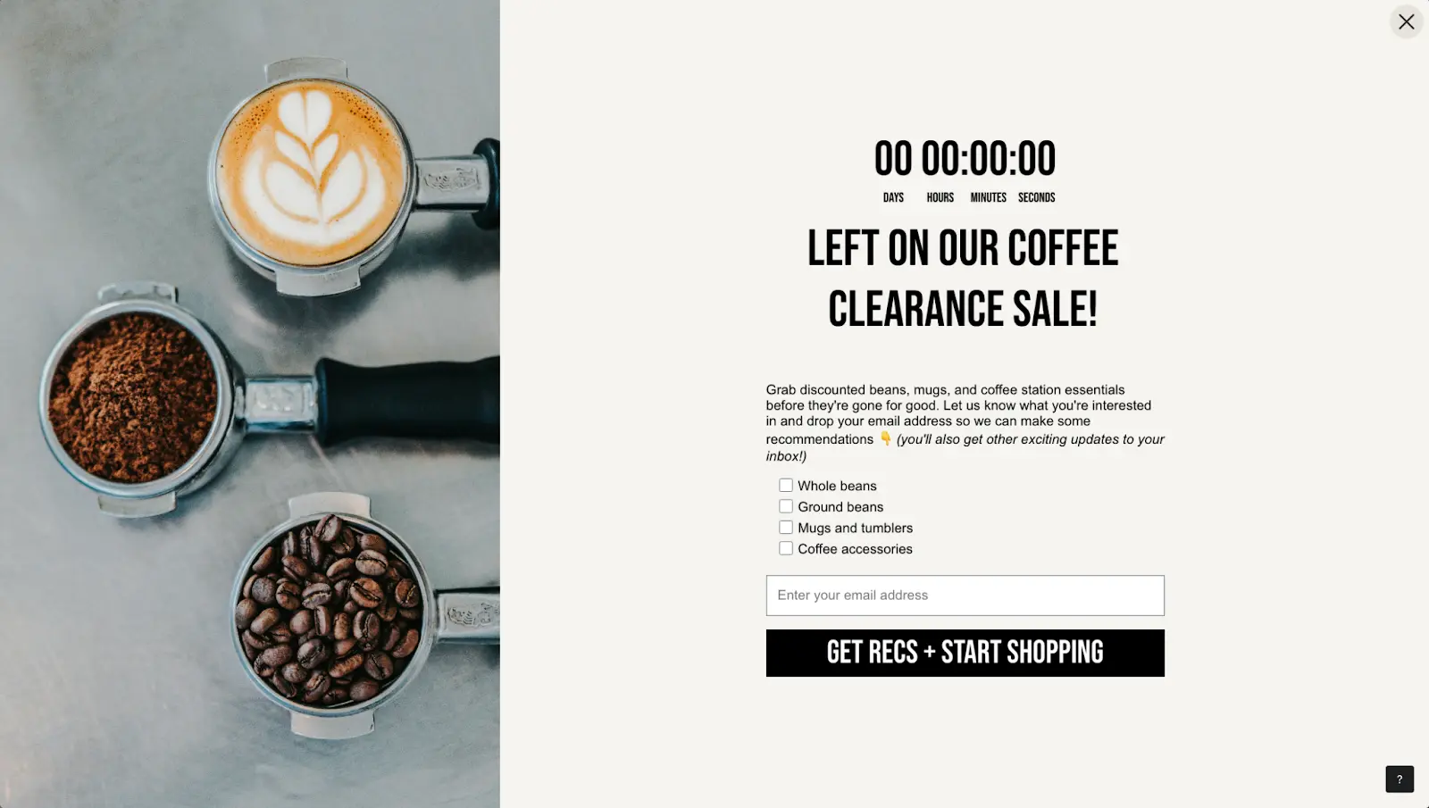Tazas de café con leche, café molido y granos enteros junto a un temporizador y formulario para una venta de liquidación de café.