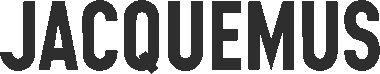 Logo du mot "JACQUEMUS" en lettres majuscules noires.