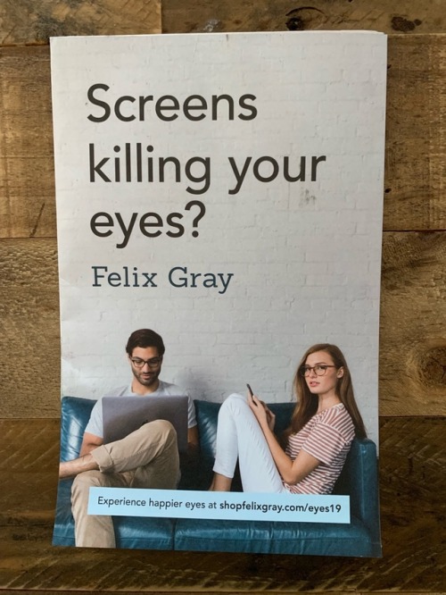 Felix Gray catalogue: Screens killing your eyes?

Image of two people wearing glasses.